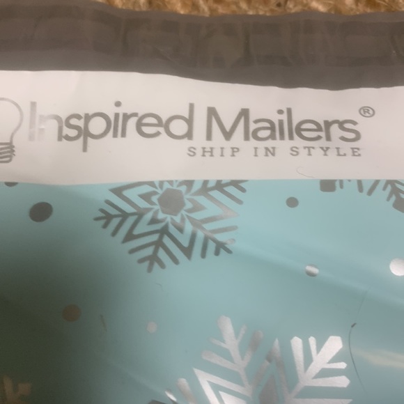 12-14.5 X 19 poly mailers - Picture 3 of 3